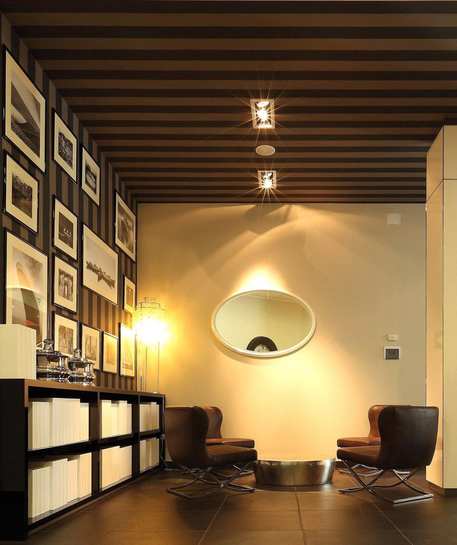By Ihg