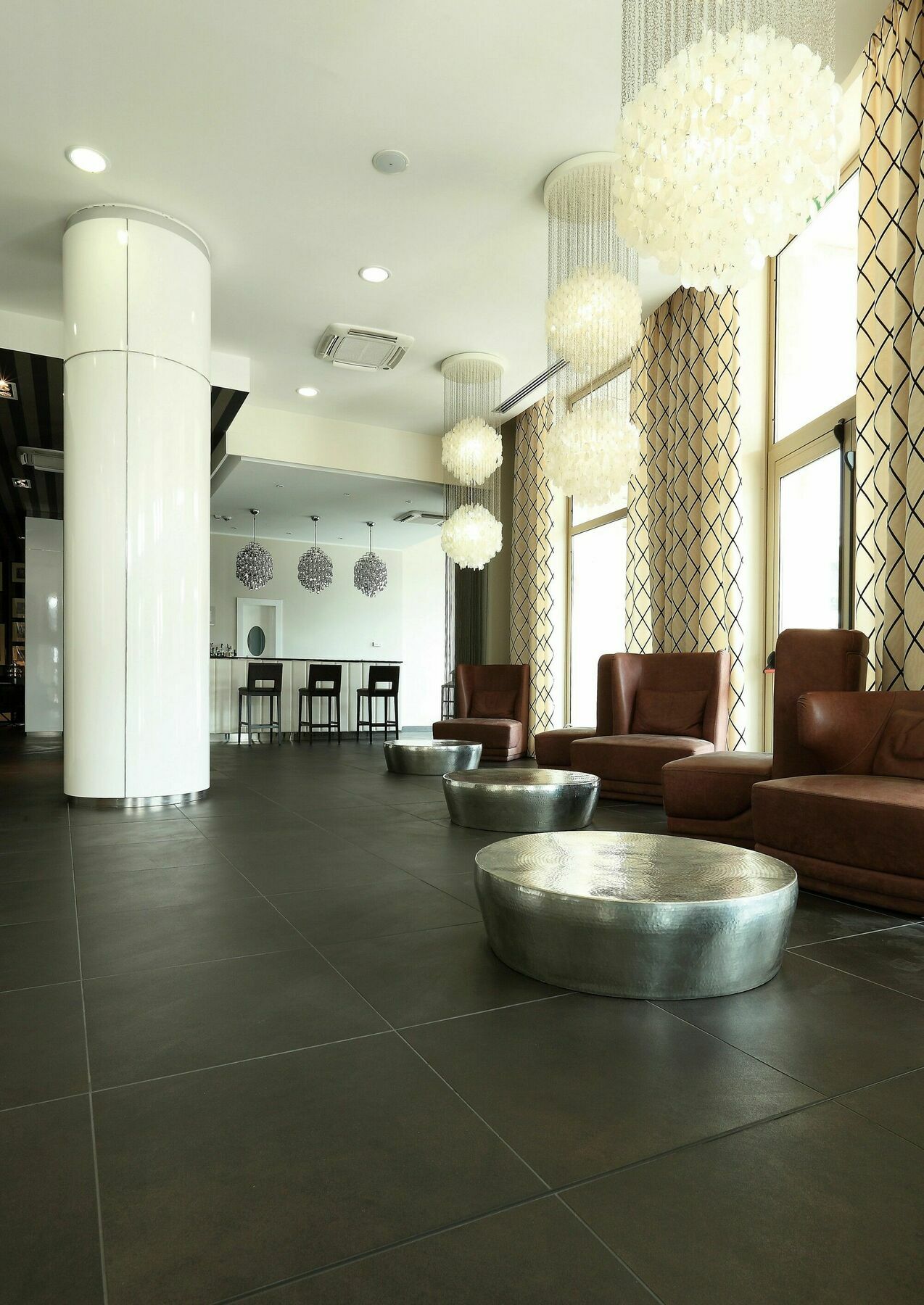 By Ihg 4*