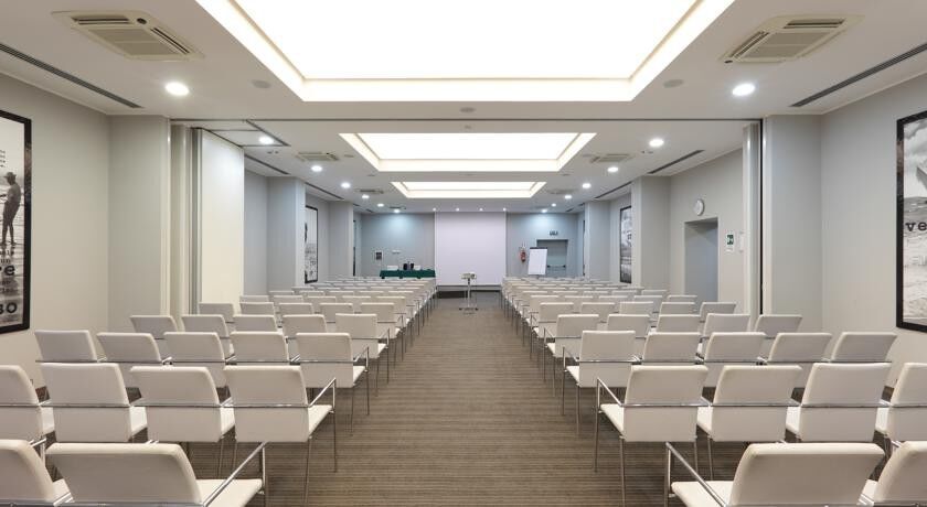 By Ihg Genua
